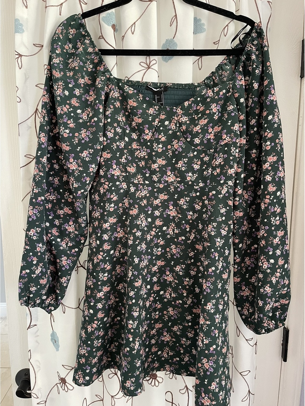 Forever 21 | S | Dark Green Floral Mini Dress